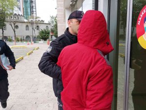 Şampiyonluk Kutlamalarında Aracıyla Bir Kişiye Kasıtlı Çaptığı İddia Edilen Sürücü Serbest Bırakıldı