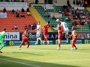 Spor Toto Süper Lig: A. Alanyaspor: 0 - Ö.k. Yeni Malatyaspor: 1 (İ̇lk Yarı)