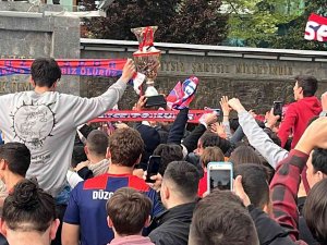 Enkazdan Çıktı, 22 Yıl Sonra Gelen Başarı