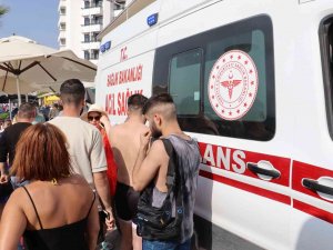 Serinlemek İçin Girdiği Denizde Boğulma Tehlikesi Geçirdi
