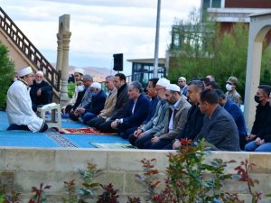 Tarihi Namazgah Alanı Bayram Namazında Doldu Taştı