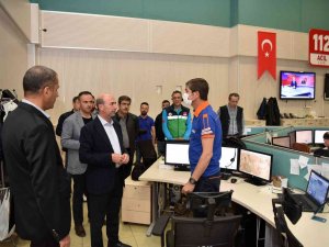Başkan Pekyatırmacı Bayram Mesaisindeki Personelle Buluştu