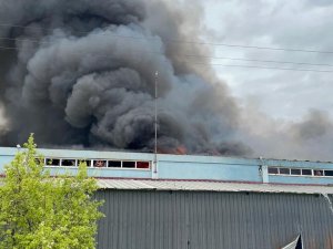 Uşak’ta Battaniye Fabrikasında Yangın