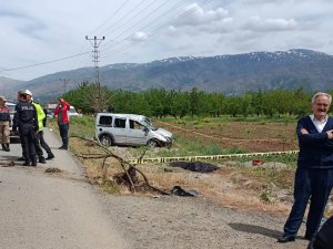 Kontrolden Çıkan Araç Takla Attı: 1 Ölü