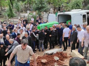 Eşini Silahla Yaraladıktan Sonra İntihar Doktorun Cenazesi Defnedildi