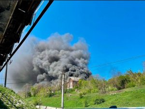 Rusya, Luhansk’ta 100 Yıllık Tarihi Okulu Vurdu