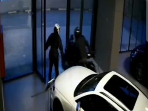 Bağcılar’da Motor Hırsızlığı Güvenlik Kamerasına Yansıdı
