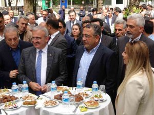 Vali Karaloğlu, Diyarbakırlılarla Bayramlaştı