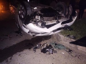Duble Yolda İki Otomobil Çarpıştı: 4 Yaralı