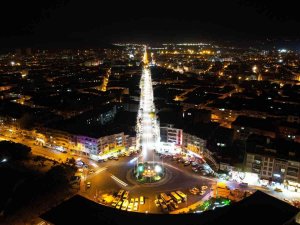 Akhisar’ı Büyükşehir Güzelleştiriyor