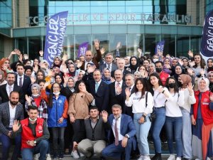 Bakan Kasapoğlu, Sosyal Medyadan Bayramlaştı