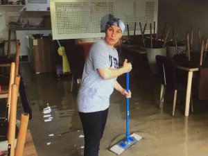 Yemek Yerken Restoranı Sel Bastı