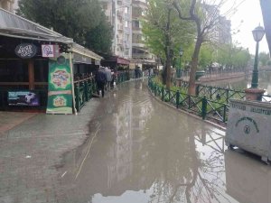 Eskişehir Yağmur Ve Doluya Teslim