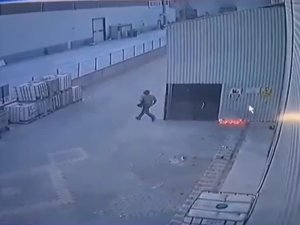 Fabrikadaki Kundaklama Ve Patlama Anı Kamerada