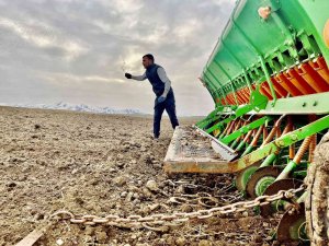 Ağrı’da Çiftçilerin Mesaisi Başladı