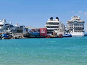 Kuşadası’nda Kruvaziyer Bayramı