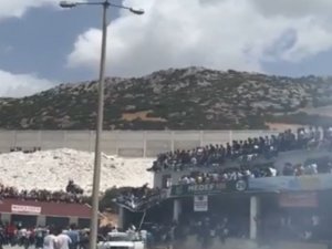 Drift Festivalini İzleyenlerin Bulunduğu Balkon Çöktü, Faciadan Dönüldü