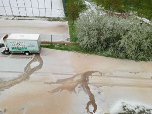 Elazığ’da Yağmur Ve Dolu Hayatı Felç Etti
