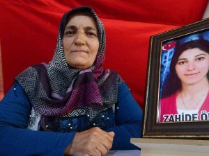 8 Senedir Evladından Ayrı Olan Anne Kızına Çağrıda Bulundu