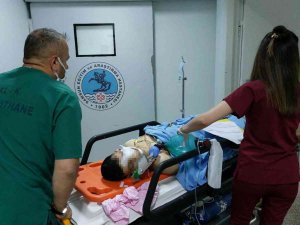 19 Yaşındaki Genç Uykunun Etkisiyle 5. Kattan Düşerek Ağır Yaralandı