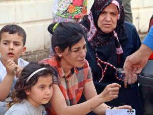Yangında 2 Çocuğu Dumandan Etkilenen Anne Gözyaşlarını Tutamadı