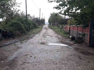 Çemişgezek’te Yağmur Ve Dolu Etkili Oldu