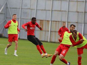 Sivasspor’da Kasımpaşa Mesaisi Başladı