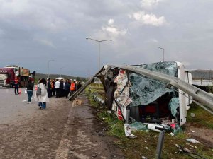 Gaziantep’te Yolcu Otobüsü İle Tır Çarpıştı: 14 Yaralı
