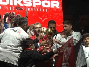 Pendikspor, Şampiyonluğu Coşkuyla Kutladı