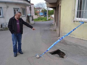 3 Ayrı Noktadaki Yol Çökmesi Tedirgin Ediyor