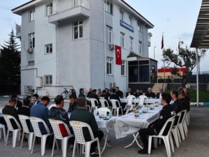 Altınova Belediyesi İlçe Halkını İftar Sofralarında Buluşturdu