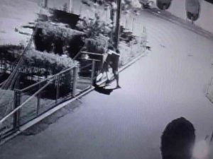 Güvenlik Görevlisi Hırsızı Suçüstü Yakaladı