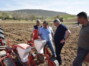 Tarımsal Üretime Kazandırılan Araziler İhtiyaç Sahiplerinin Yüzünü Güldürecek