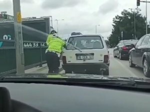 Bursa’da Trafik Polisinden Takdir Toplayan Hareket