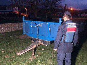 Çalınan Römork Olay Yerinden 50 Km Uzaklıktaki Merada Bulundu