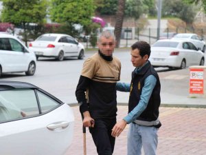 Banka Soymaya Çalışırken Sakatlandı, Bastonla Bir Başka İşyerinden Hırsızlık Yaptı