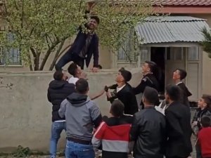 Van’da Bayram Ziyaretleri Renkli Görüntülere Sahne Oldu