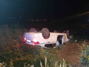 Alkollü Sürücünün Kullandığı Otomobil Jandarmadan Kaçarken Takla Attı: 2 Yaralı