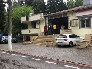 Aracında Silahlı Saldırıya Uğrayan Genç Hayatını Kaybetti
