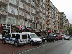 Yaşlı Kadın Yalnız Yaşadığı Evinde Ölü Bulundu