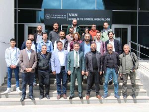 Van Gençlik Ve Spor İ̇l Müdürü İ̇nanç Vanlılarla Helalleşti