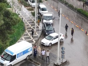 Şanlıurfa’da Dolu Ve Yağmur Hayatı Felç Etti