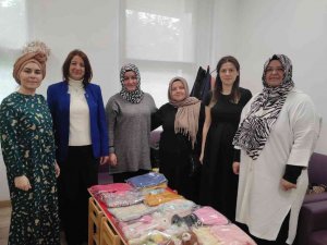 Minik Ellerden Yüreklere Dokunan Hareket