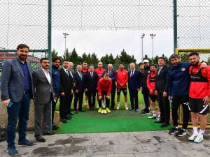 Kritik Maç Öncesi Gaziantep Futbol Kulübü’ne Moral Ziyareti