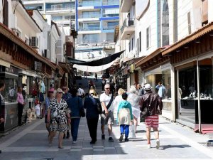 Kuşadası’nda Tarihi Çarşıların Modern Yüzü Belirmeye Başladı