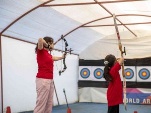 Büyükşehir Belediyesinin Ücretsiz Okçuluk Kursuna Kayıtlar Sürüyor