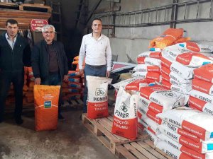 Simav’da Çiftçilere 3 Bin 500 Kilogram Yağlık Ayçiçeği Tohumu Dağıtıldı