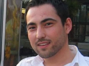 Belediyeye Ait Refüj Sulayan Su Tankerine Otomobil Çarptı: 1 Ölü, 2 Yaralı