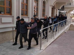 Dünür Kavgasında Gözaltına Alınan 8 Kişi Adliyeye Sevk Edildi