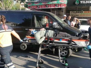Motosikletiyle Kavşakta Beklerken Ölümle Burun Buruna Geldi